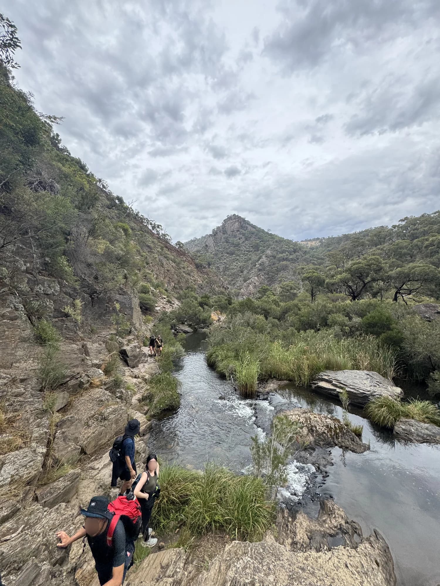 2月28日 — 岩場に囲まれたWerribee Gorgeの水辺